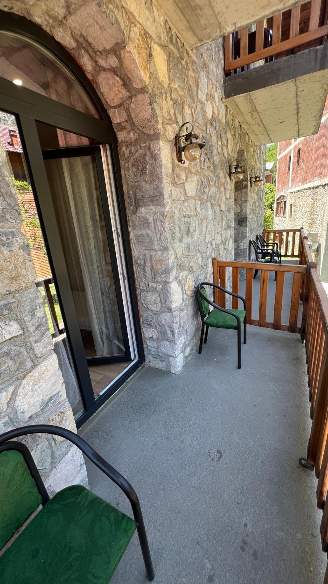Stonehouse Villa Valbone Eksteriør bilde